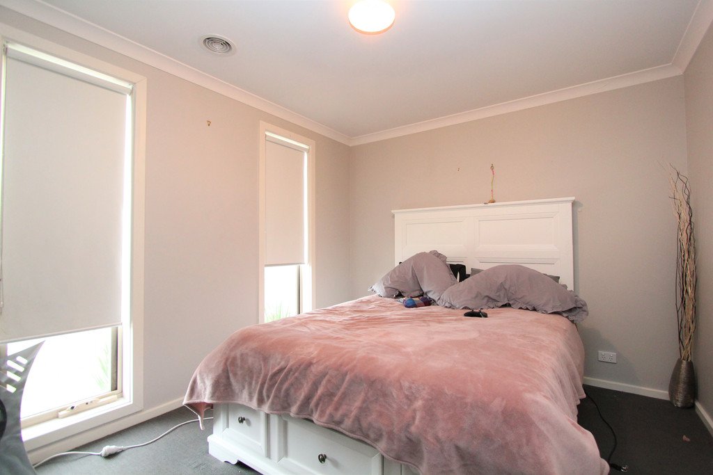 1 Pozieres Place SEBASTOPOL 2