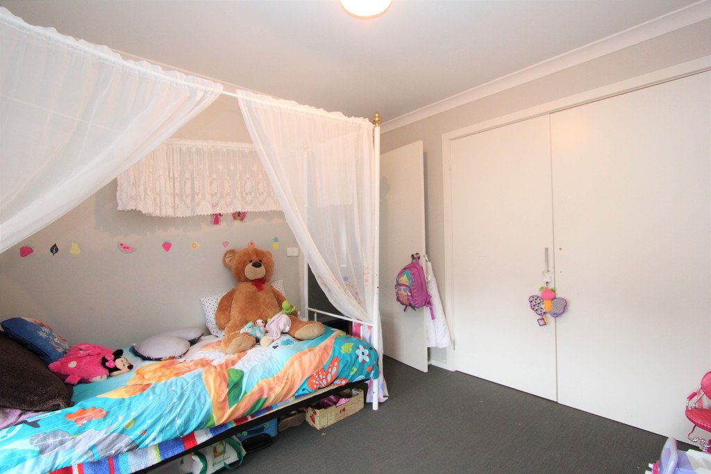 1 Pozieres Place SEBASTOPOL 4