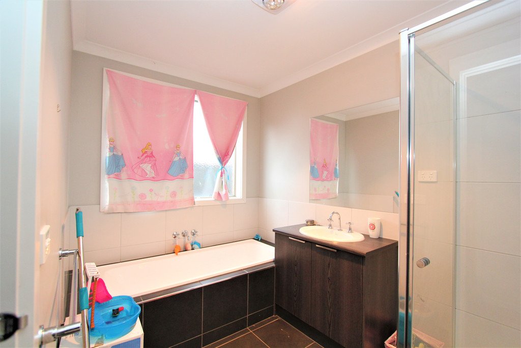 1 Pozieres Place SEBASTOPOL 5