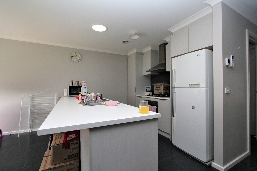 1 Pozieres Place SEBASTOPOL 6