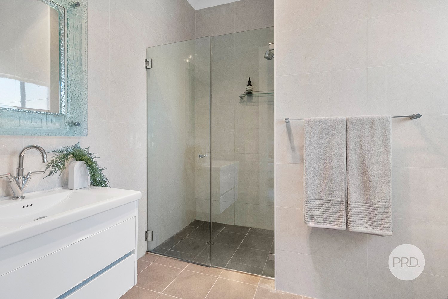 1 Prairievale Road SOUTH HURSTVILLE 9