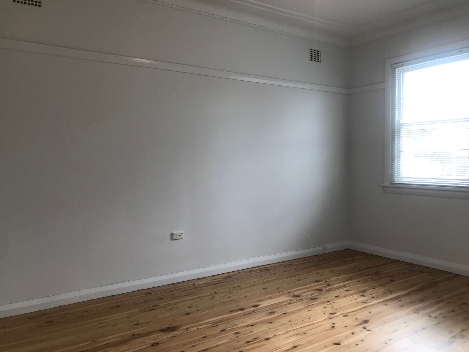 1 Preston Avenue SOUTH TAMWORTH 4