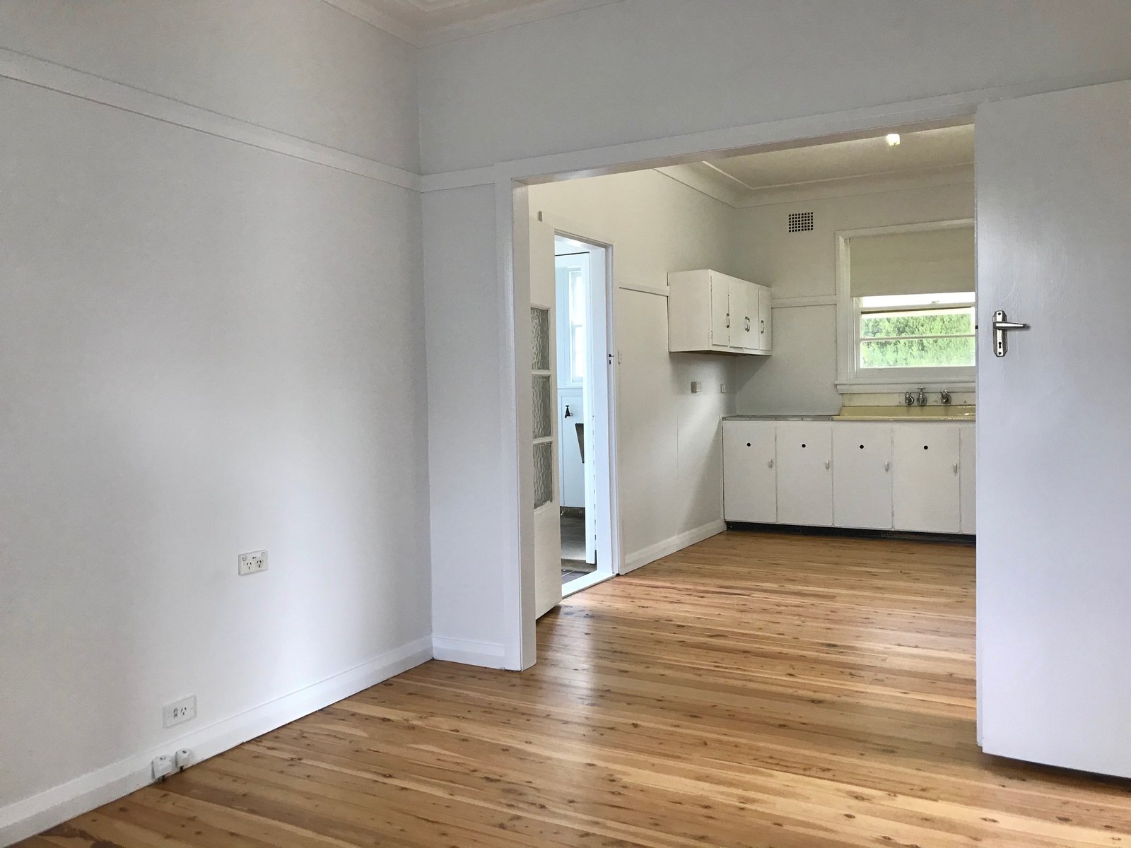 1 Preston Avenue SOUTH TAMWORTH 5