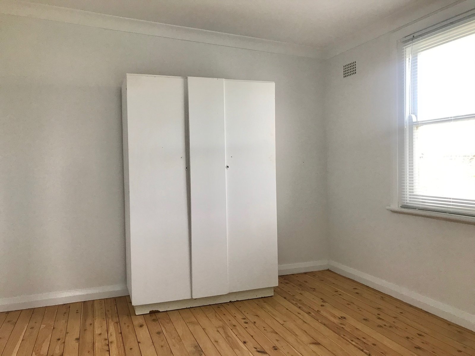 1 Preston Avenue SOUTH TAMWORTH 6