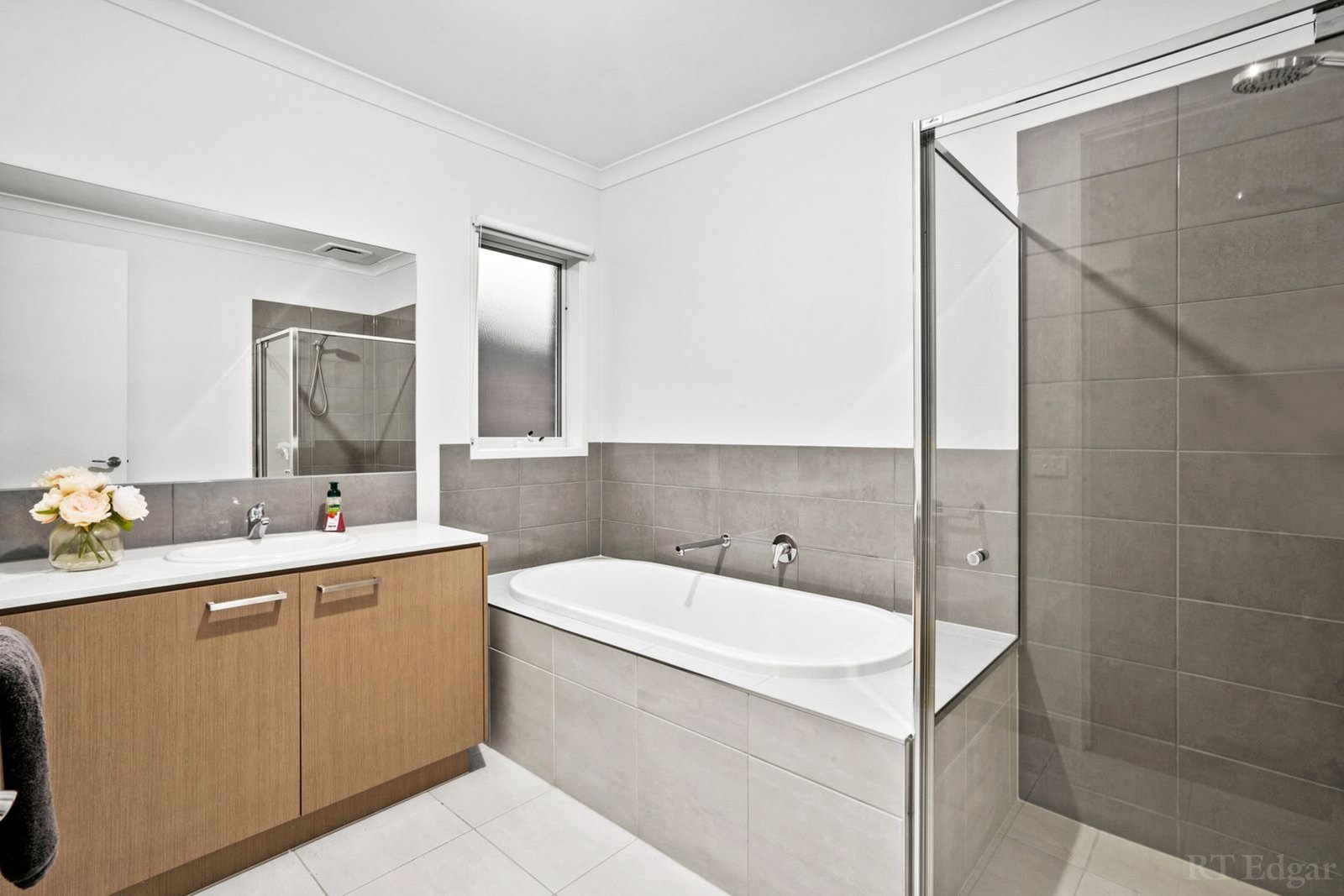 Real Estate and Property in 1 Pristine Place, Mount Duneed, VIC