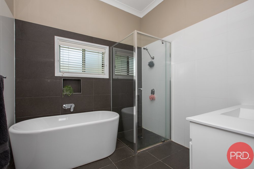 1 Raglan Street HORSESHOE BEND 13