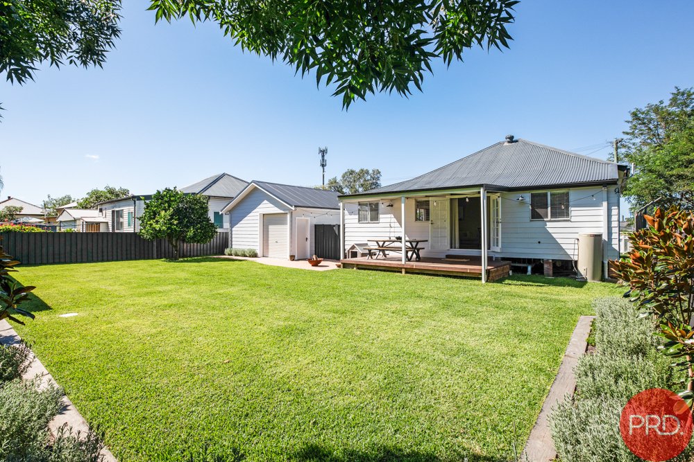 1 Raglan Street HORSESHOE BEND 18