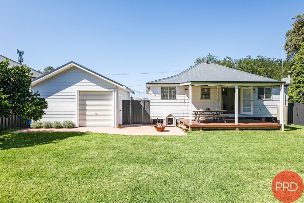 1 Raglan Street HORSESHOE BEND 19