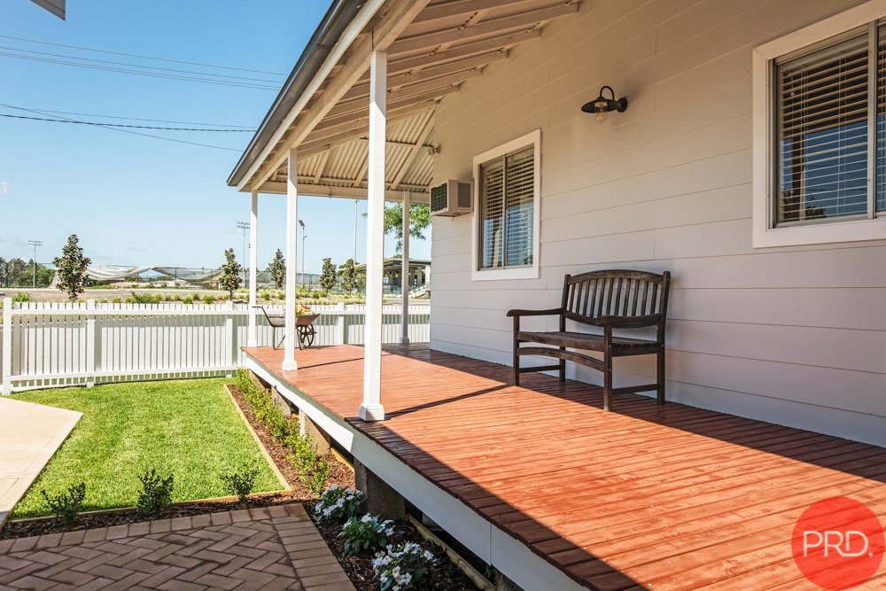 1 Raglan Street HORSESHOE BEND 22