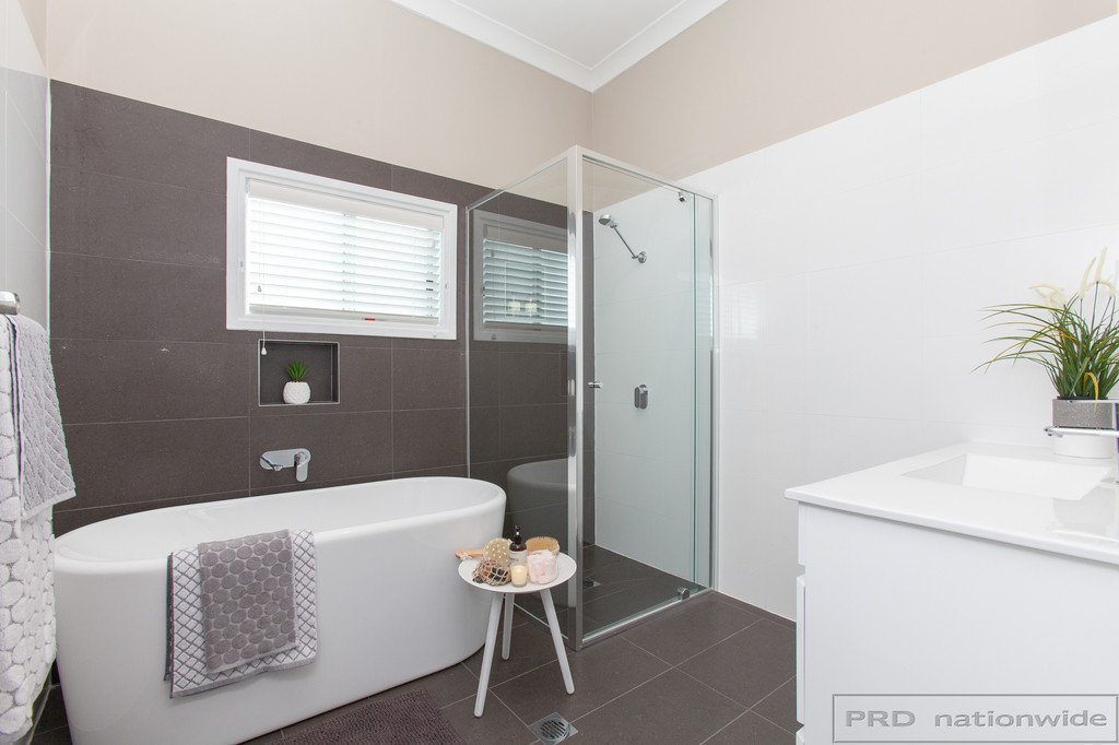 1 Raglan Street HORSESHOE BEND 12
