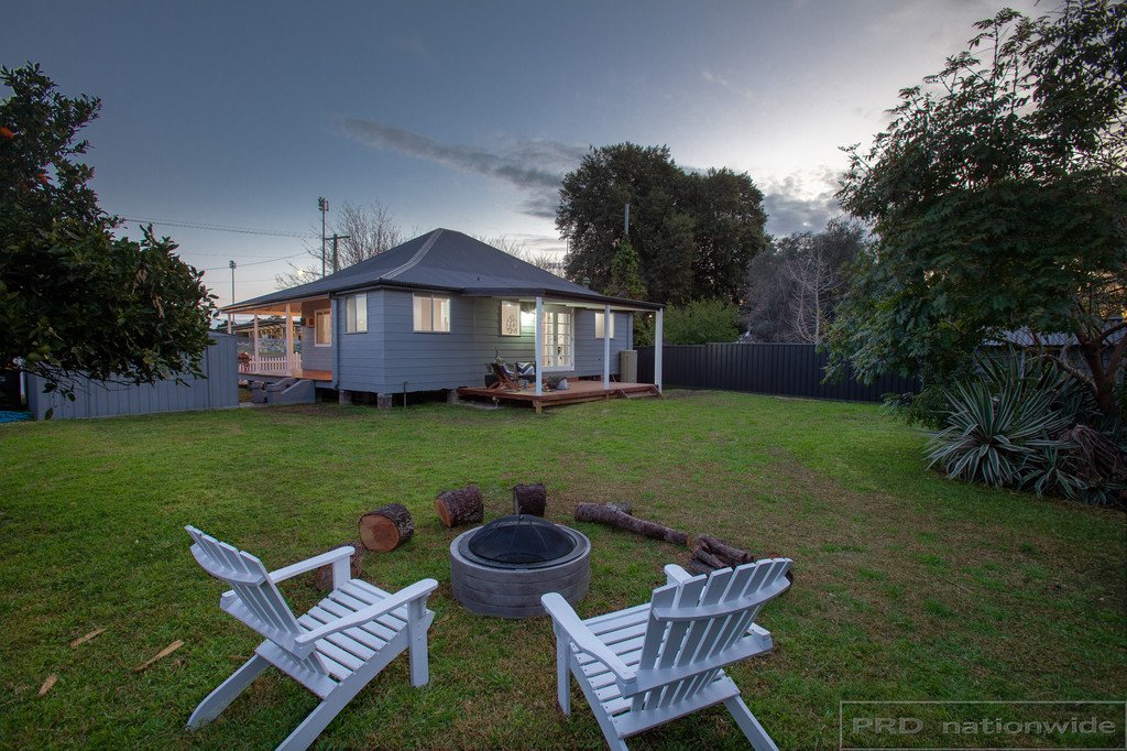 1 Raglan Street HORSESHOE BEND 13
