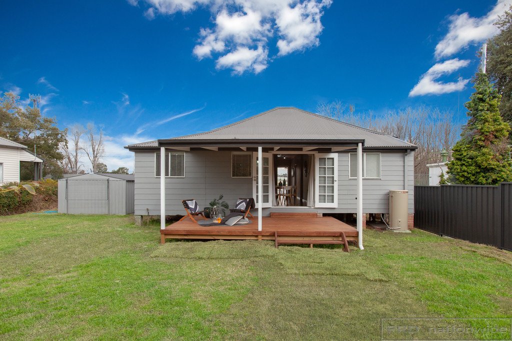 1 Raglan Street HORSESHOE BEND 16