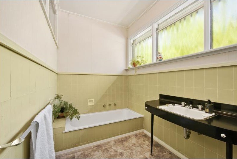 1 Rathkeale Avenue MOUNT HELEN 9