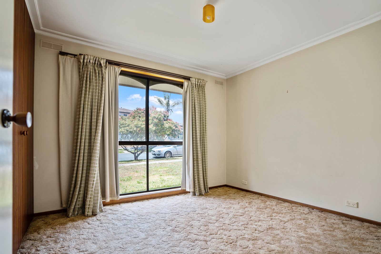 1 Reception Avenue STRATHDALE 5