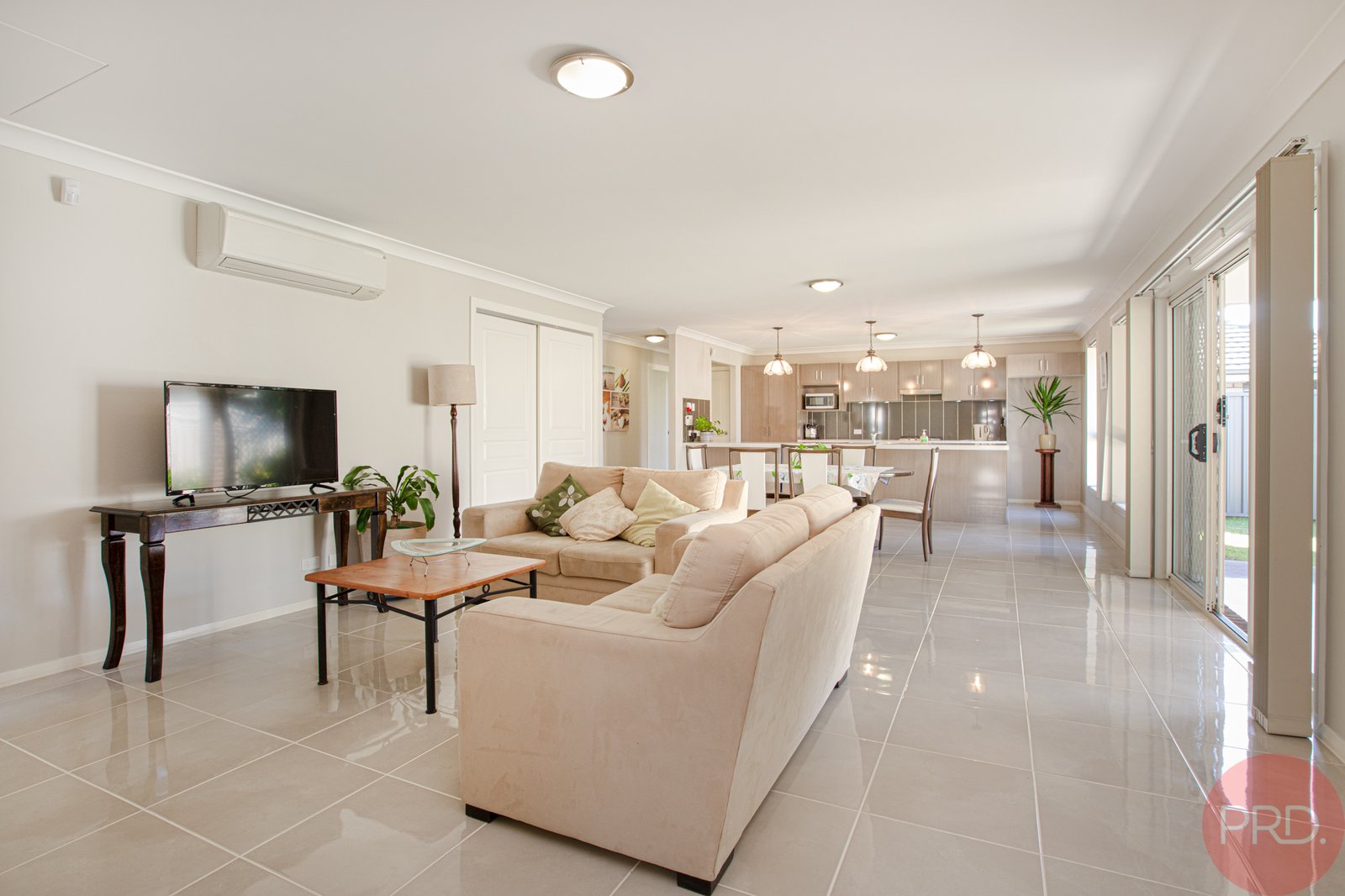 1 Redgrove Circuit BRANXTON 19