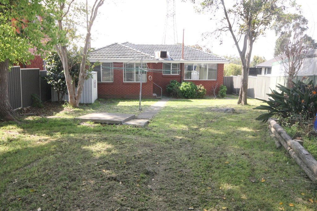 1 Redgum Drive LUGARNO 7
