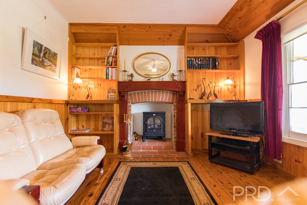 1 Rimmers Lane ADELONG 3