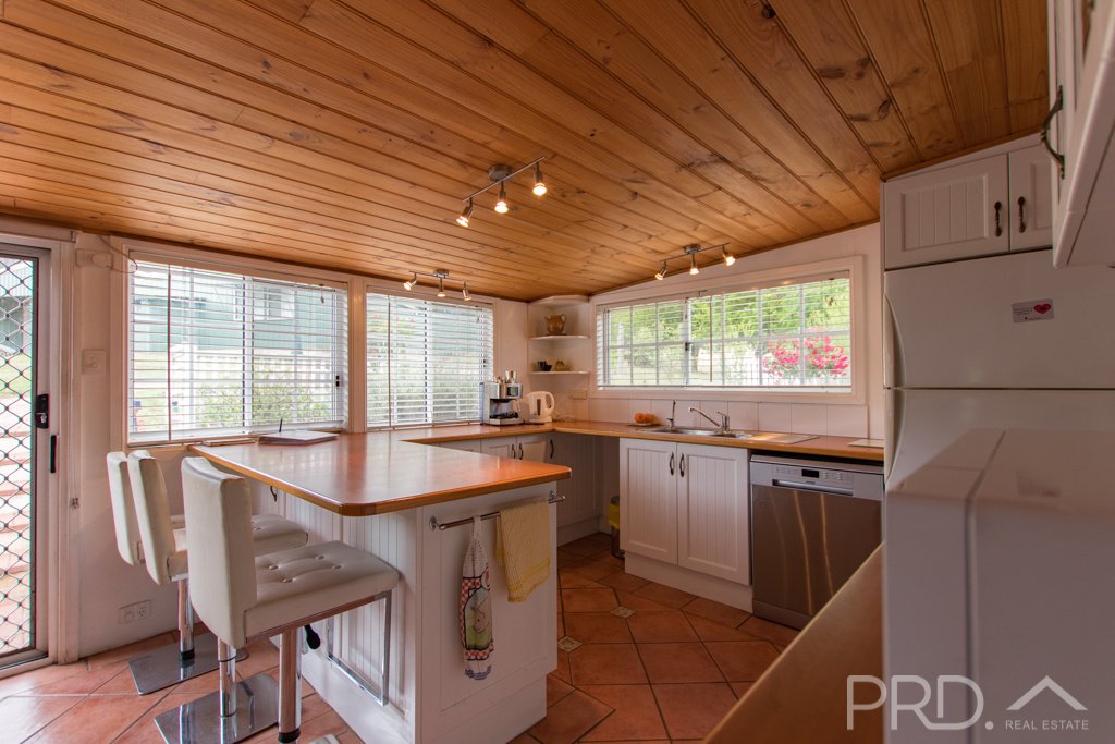 1 Rimmers Lane ADELONG 5