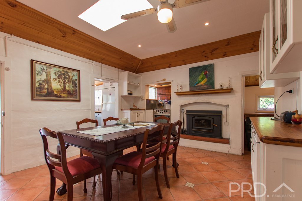 1 Rimmers Lane ADELONG 8