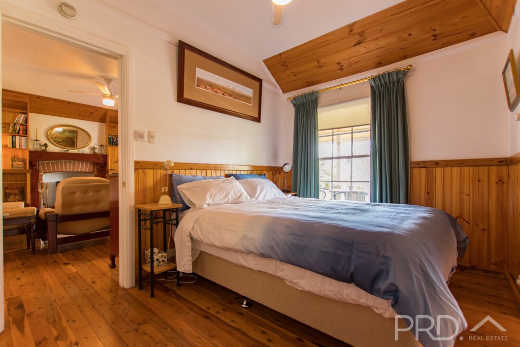 1 Rimmers Lane ADELONG 12