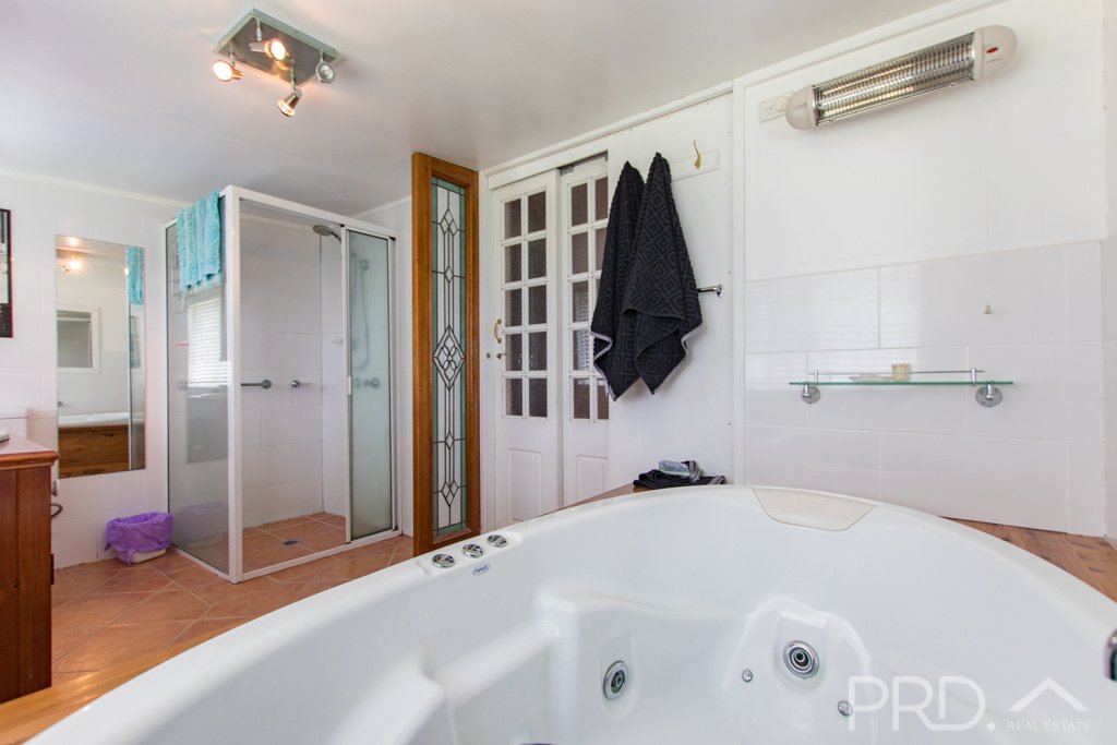 1 Rimmers Lane ADELONG 14