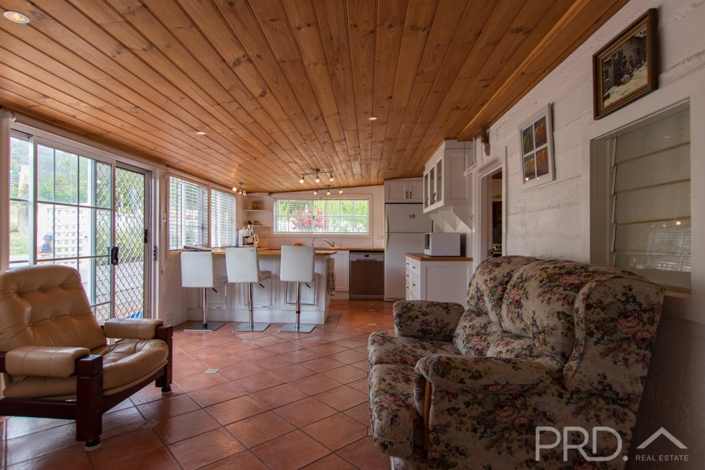 1 Rimmers Lane ADELONG 17