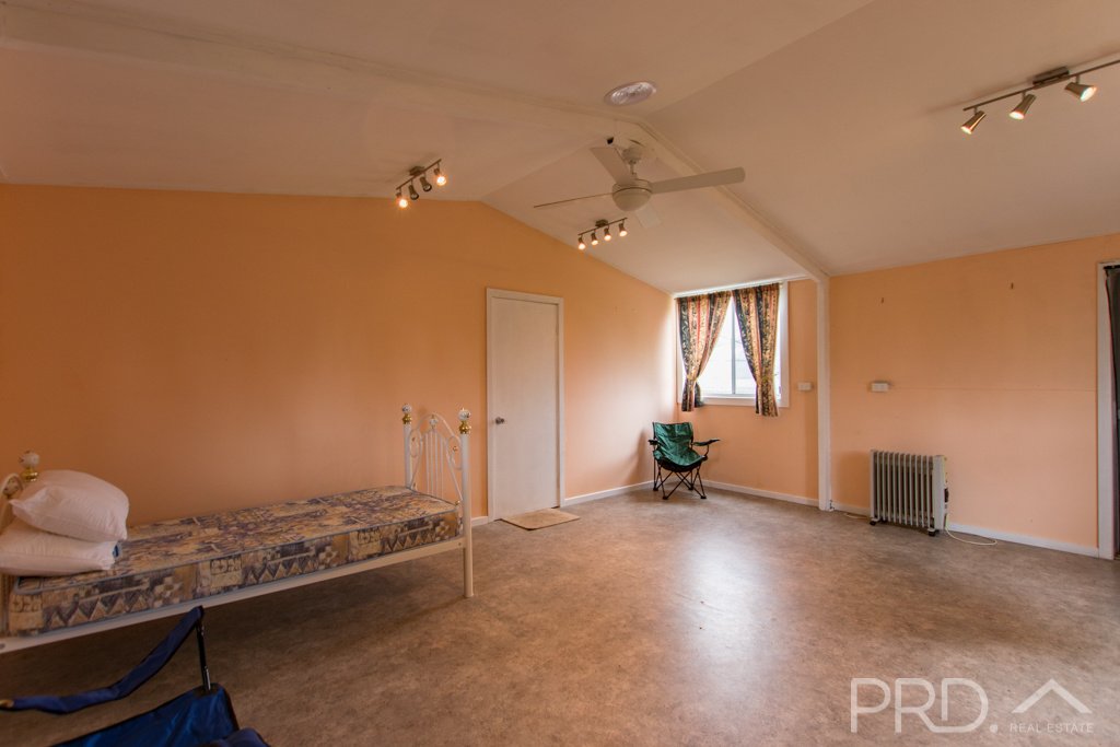 1 Rimmers Lane ADELONG 23