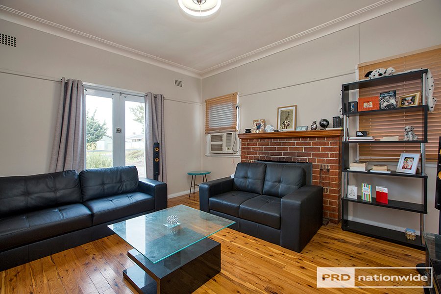 1 Robina Street TAMWORTH 3
