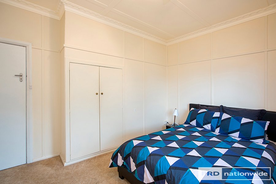 1 Robina Street TAMWORTH 6