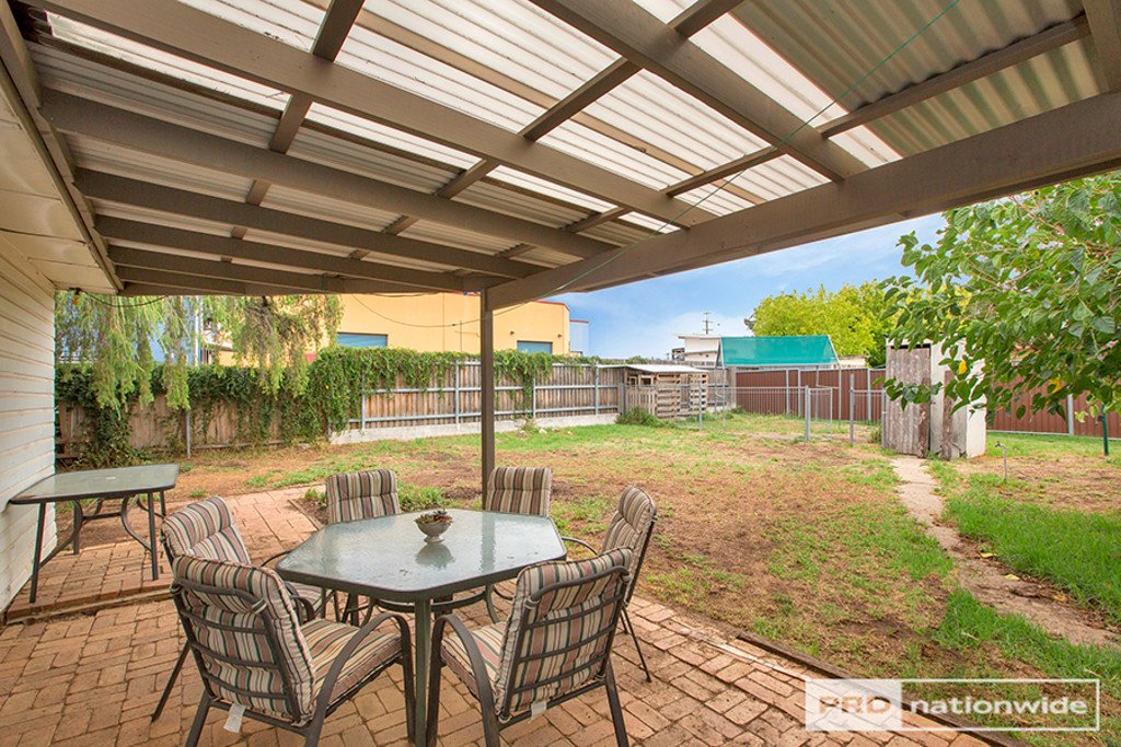 1 Robina Street TAMWORTH 9