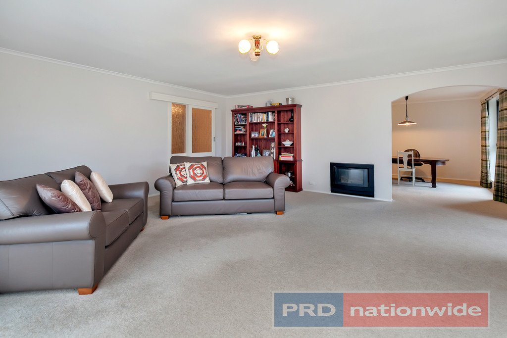 1 Rowan Parade WENDOUREE 3