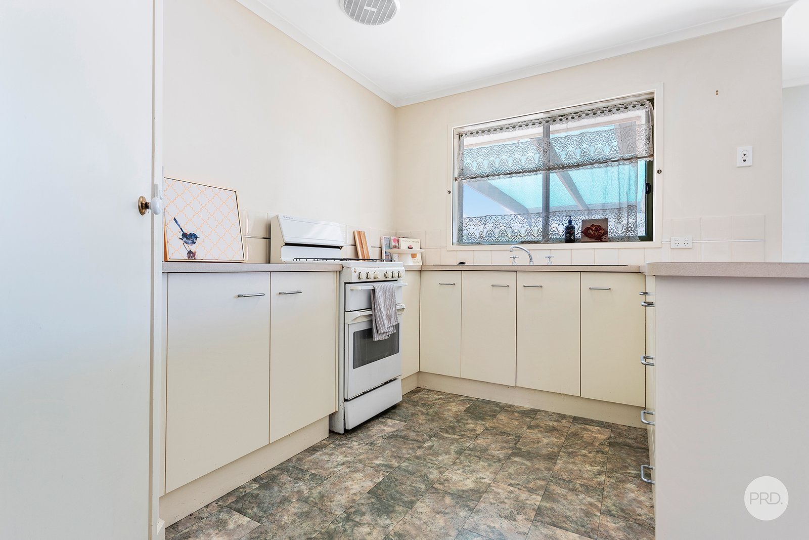 1 Roycroft Court KANGAROO FLAT 2