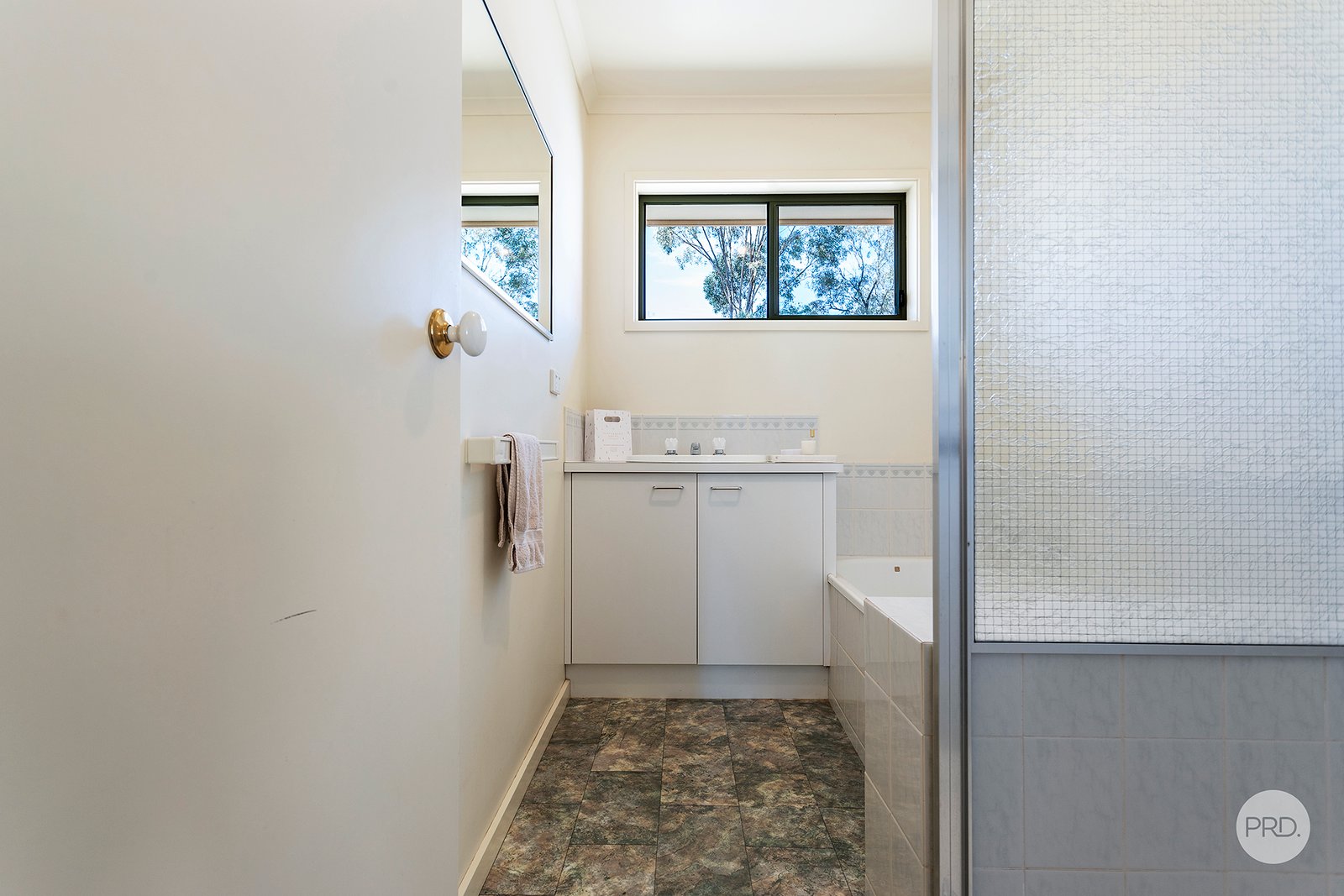 1 Roycroft Court KANGAROO FLAT 8