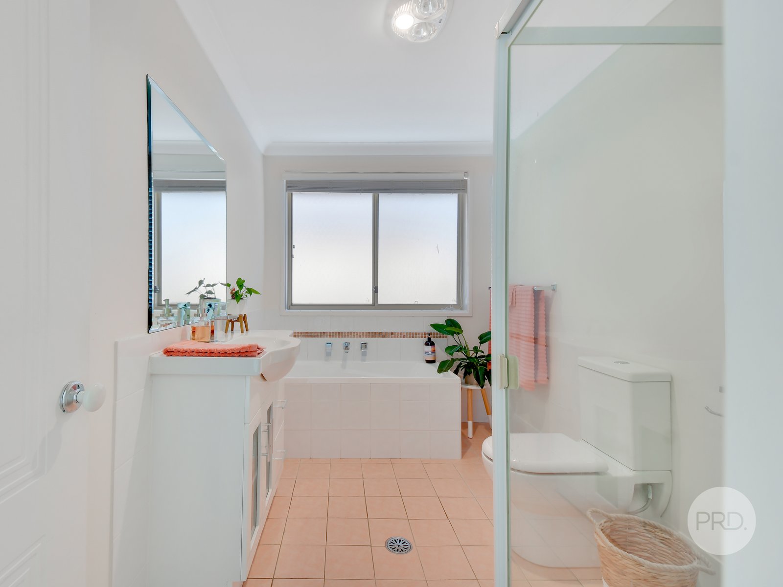 1 Saddler Way GLENMORE PARK 13