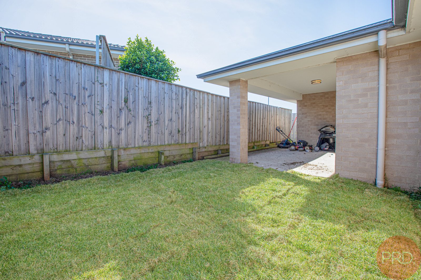 1 Sandpiper Circuit ABERGLASSLYN 16