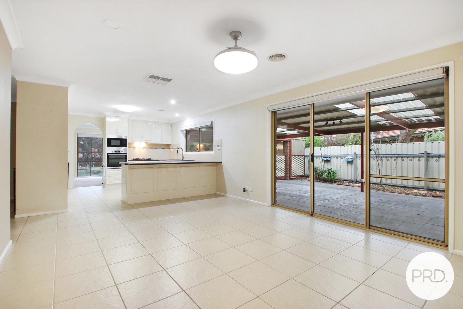 1 Sandringham Court THURGOONA 4
