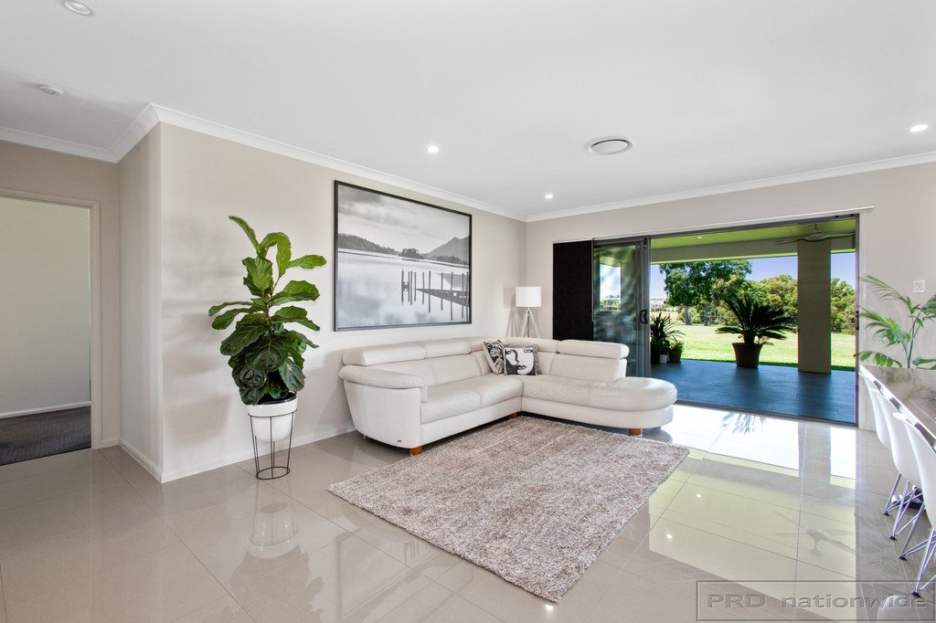 1 Semillon Close HINTON 5