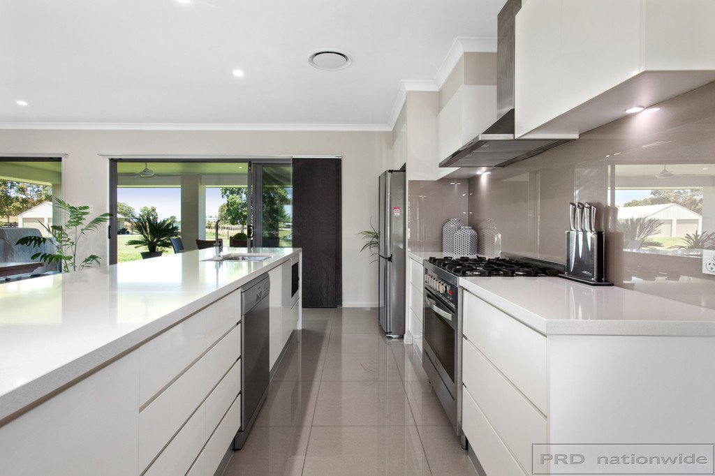 1 Semillon Close HINTON 7