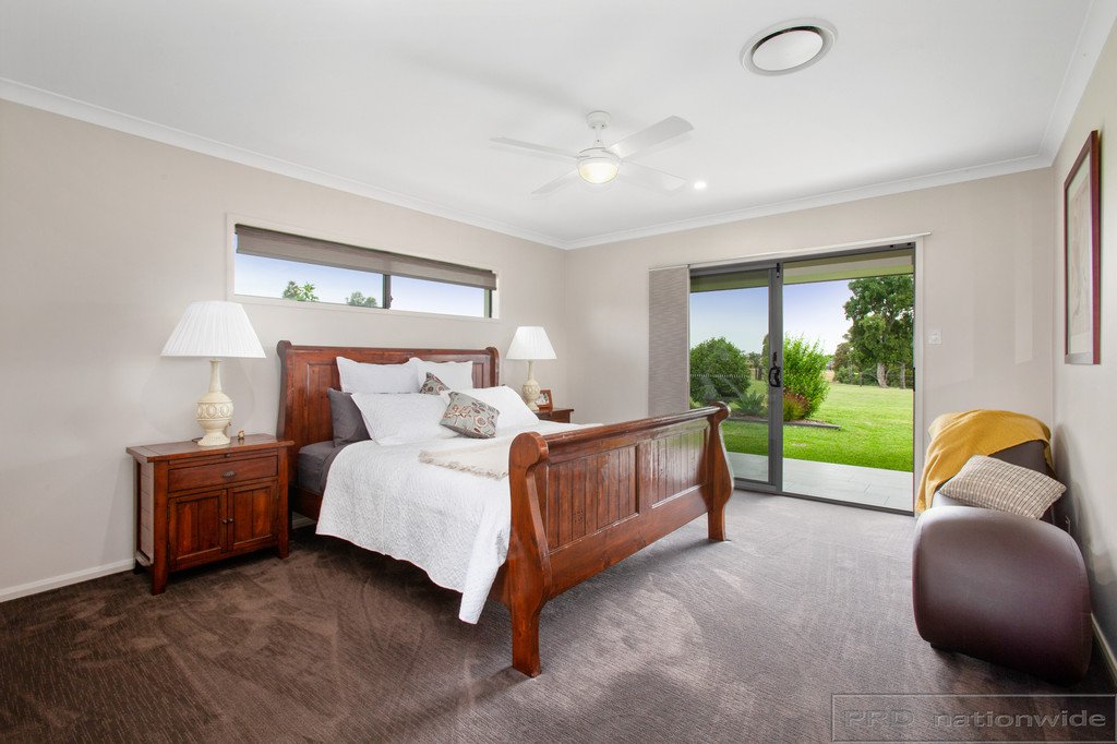 1 Semillon Close HINTON 13