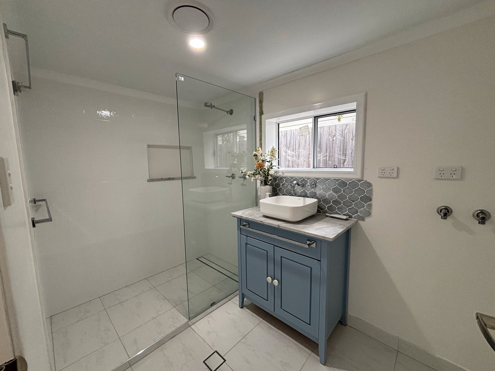 1 Seychelles Road SHOAL POINT 7
