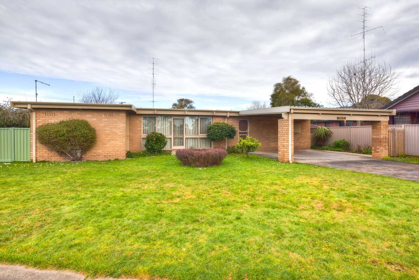 1 Shaw Avenue WENDOUREE 1