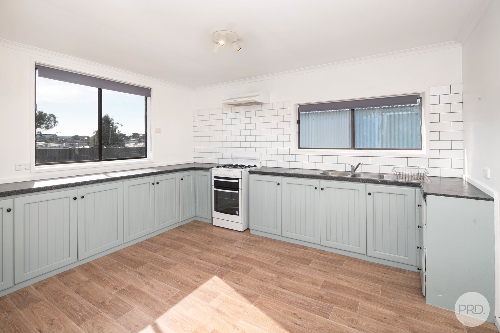 1 Spencer Street CANADIAN 8