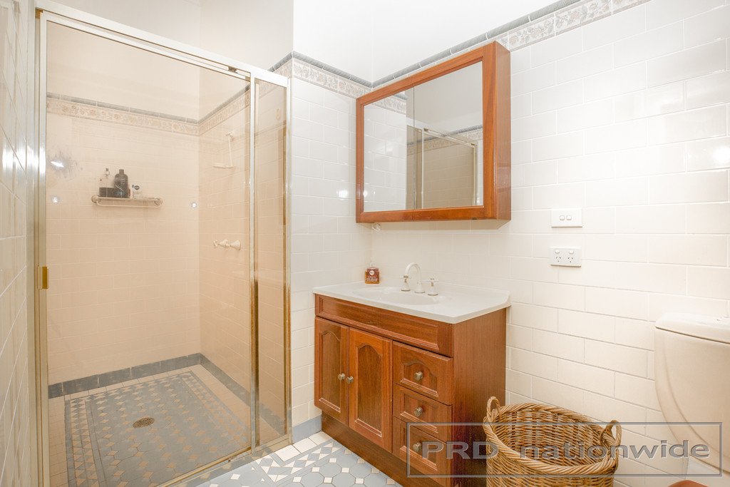 1 Stuart Street LORN 9
