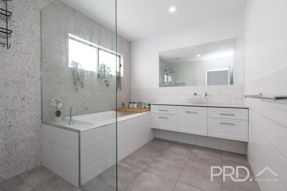 1 Sutterby Place RED CLIFFS 16