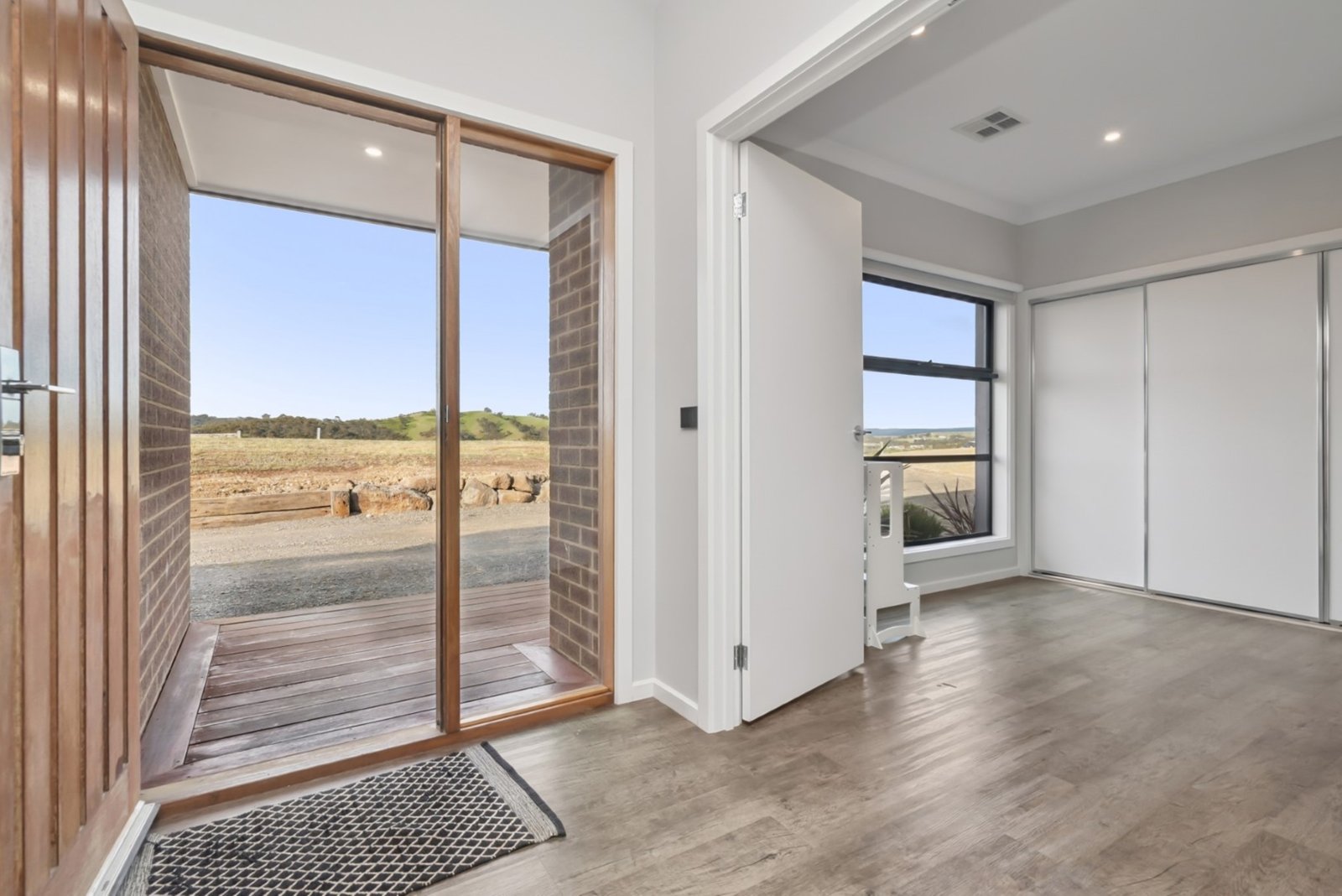 Gallery: 1 Swan Court