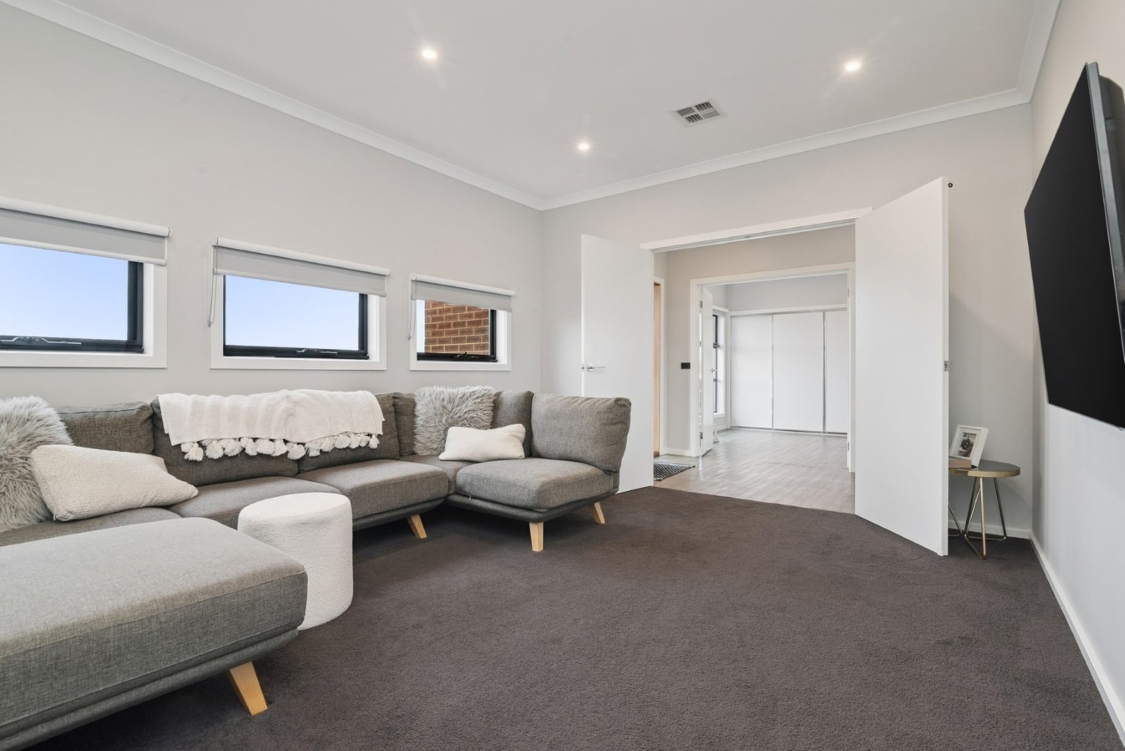 Gallery: 1 Swan Court