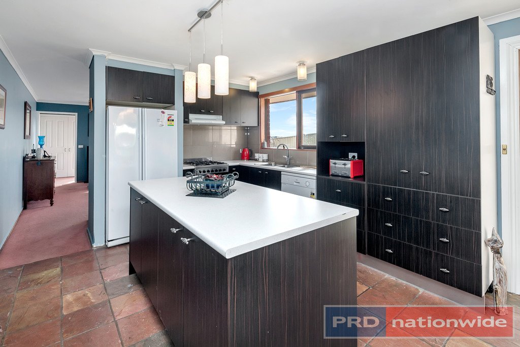 1 Talgarno Court MOUNT PLEASANT 4