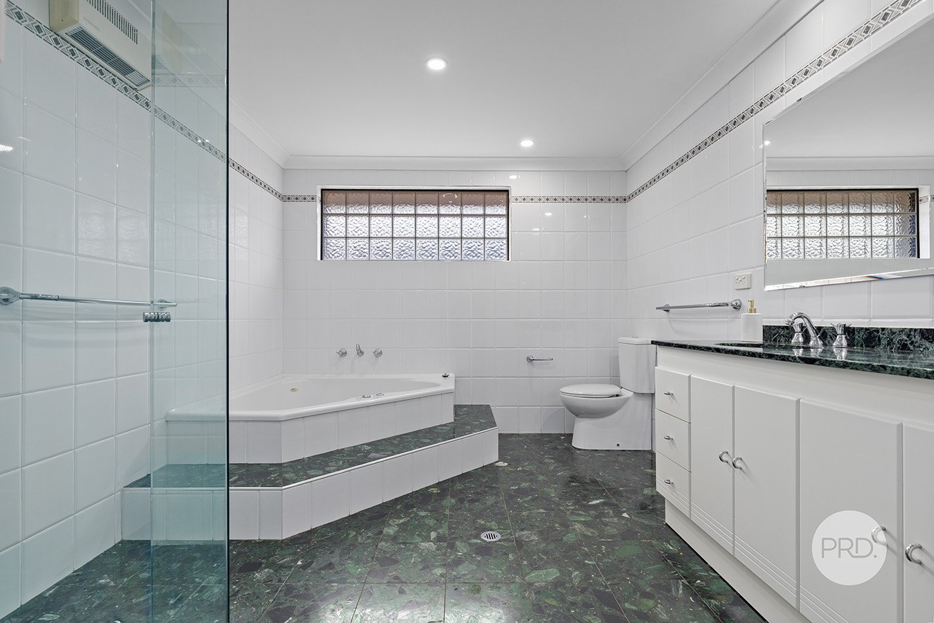 1 Tara Place LUGARNO 9