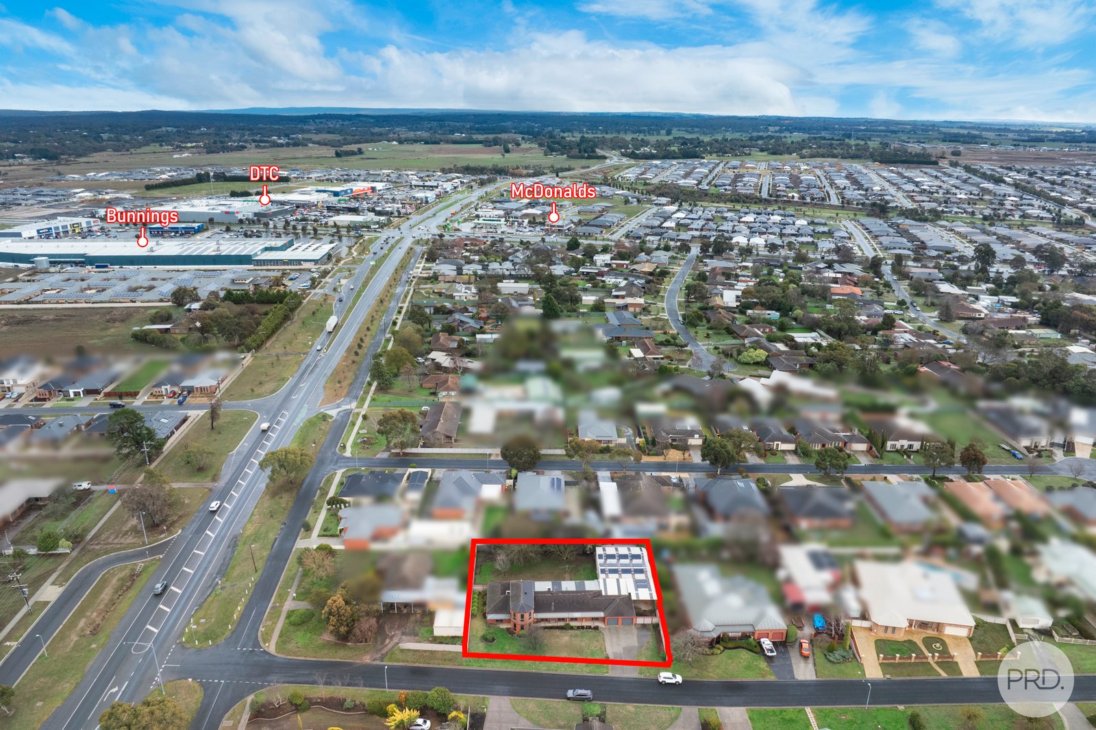 1 The Avenue DELACOMBE 2