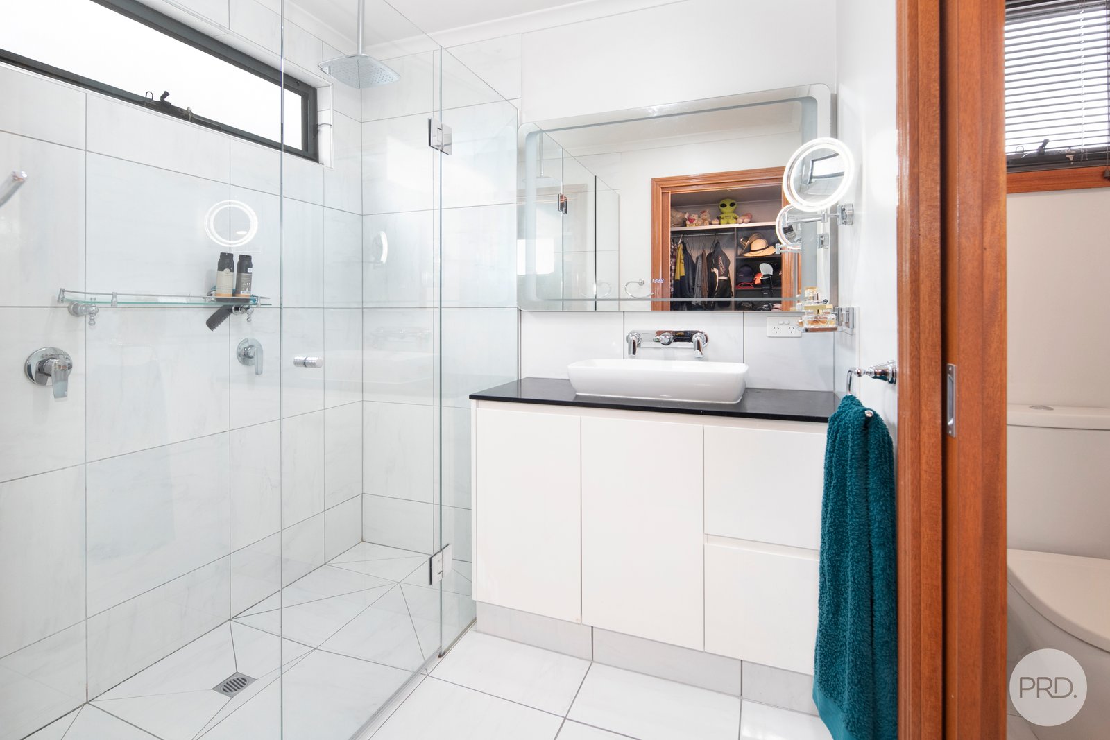 1 The Avenue DELACOMBE 11